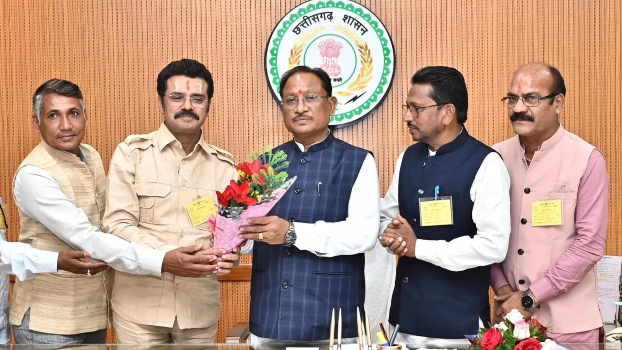 इंद्रावती नदी पर नए बैराज को मंजूरी: जगदलपुर मेयर संजय पाण्डेय के नेतृत्व में प्रतिनिधिमंडल ने सीएम विष्णु देव साय से की मुलाकात, 100 करोड़ की परियोजना से शहर को मिलेगी बेहतर पेयजल सुविधा