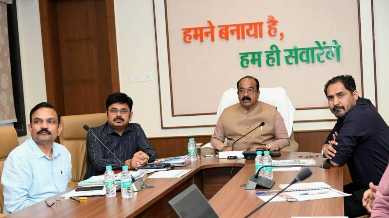 जल जीवन मिशन की समीक्षा बैठक में शामिल हुए उप मुख्यमंत्री अरुण साव: 3426 करोड़ का राज्यांश जारी, केंद्र से बराबर राशि जल्द देने का आग्रह