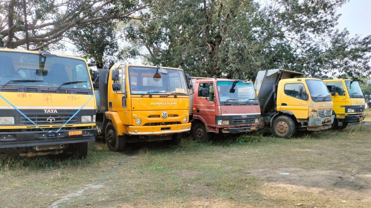सूरजपुर में अवैध खनन पर बड़ी कार्रवाई, 8 वाहन जब्त; कोयला और रेत के अवैध परिवहन पर कसा शिकंजा