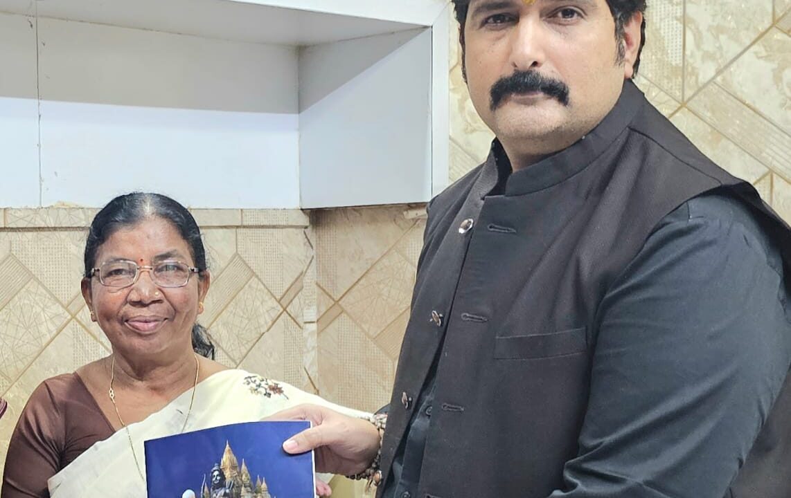 रायपुर में पद्मश्री डॉ. बुधरी ताती का सम्मान: अमित चिमनानी से की मुलाकात, बोले—‘चार दशक की सेवा पूरे समाज के लिए प्रेरणा’
