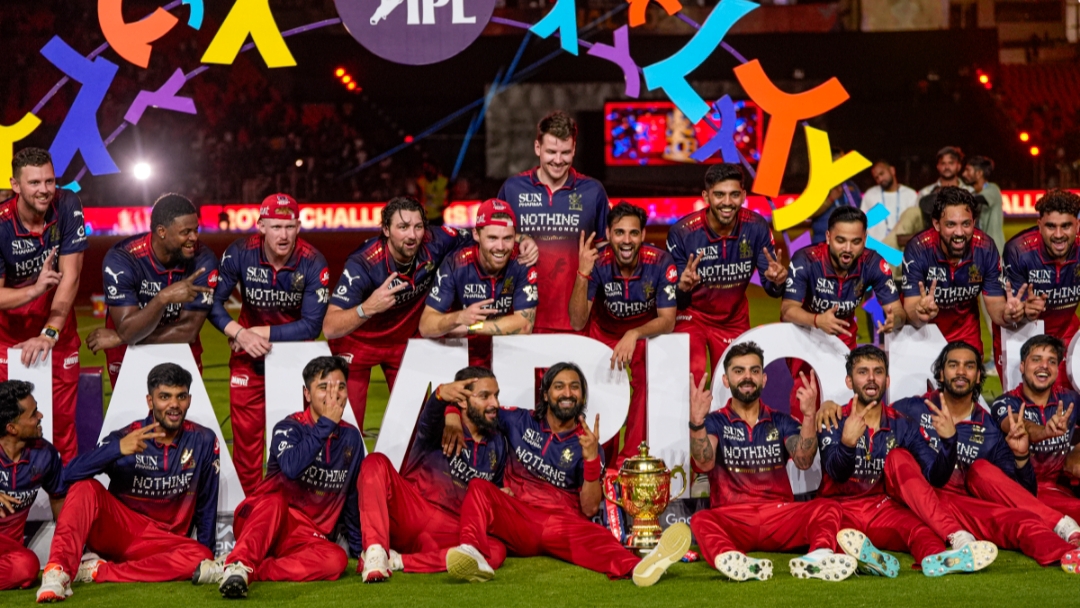 RCB फिर बनी IPL की बादशाह: कोहली के 675 रन, भुवनेश्वर के 28 विकेट; 8 मैच विनर्स ने दिलाई लगातार दूसरी ट्रॉफी