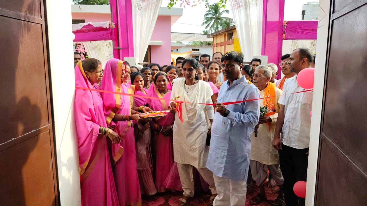 मर्दापाल को मिली विकास की नई पहचान: केदार कश्यप ने पंचायत भवन-महतारी सदन का लोकार्पण कर महिलाओं को दिया आत्मनिर्भरता का संदेश