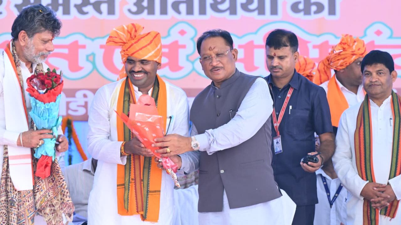 बम्हनीडीह को CM साय की बड़ी सौगात: हसदेव पर पुल, बिजली सब-डिवीजन और मंगल भवन का ऐलान
