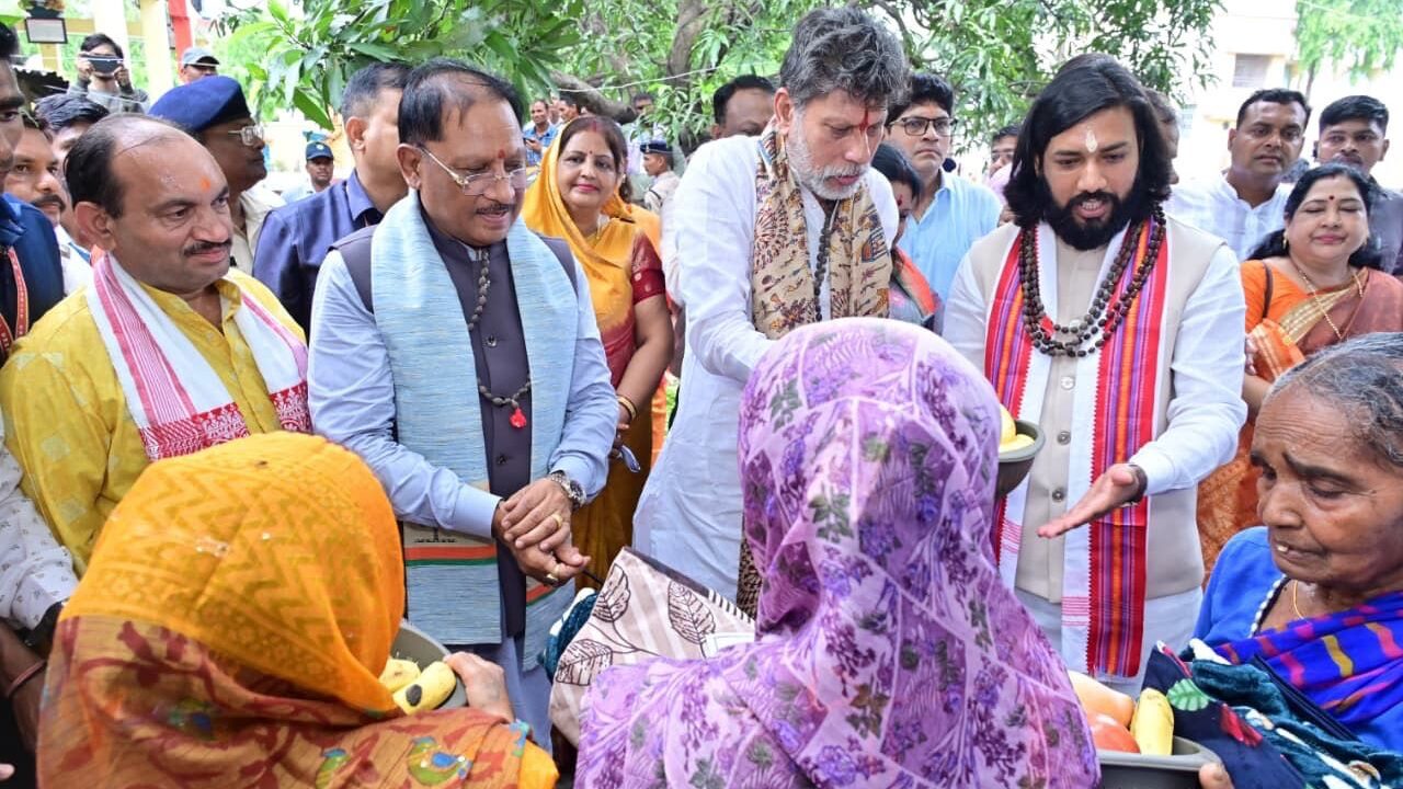 कुष्ठ रोगियों के बीच पहुंचे CM साय, सोठी आश्रम की व्यवस्था देख बोले—‘इलाज नहीं, यहां जिंदगी को नई पहचान मिलती है’