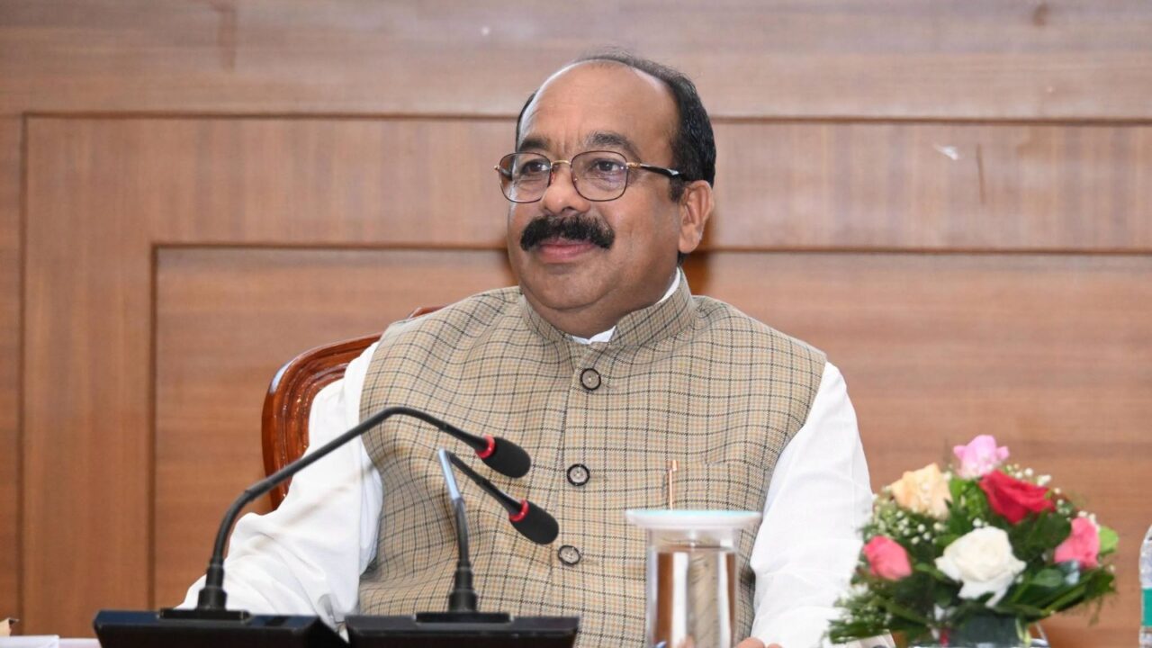 PWD पर डिप्टी CM अरुण साव का बड़ा एक्शन: सुस्ती बर्दाश्त नहीं, लापरवाह ठेकेदार होंगे ब्लैकलिस्ट; अफसरों को भी सख्त निर्देश