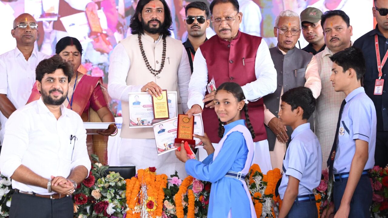 आरंग को 128 करोड़ की सौगात: CM विष्णुदेव साय ने विकास परियोजनाओं की झड़ी लगाई, कहा—‘सुशासन ही हमारी पहचान’