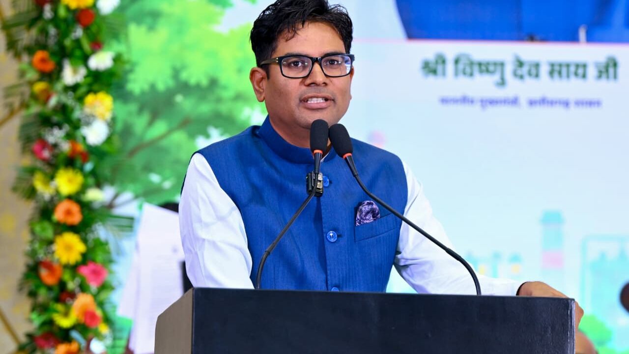 उद्योगों को O.P. चौधरी की दो टूक: 31 जुलाई तक पूरा करें पौधरोपण लक्ष्य, सिर्फ पेड़ लगाना नहीं उन्हें बचाना भी जरूरी