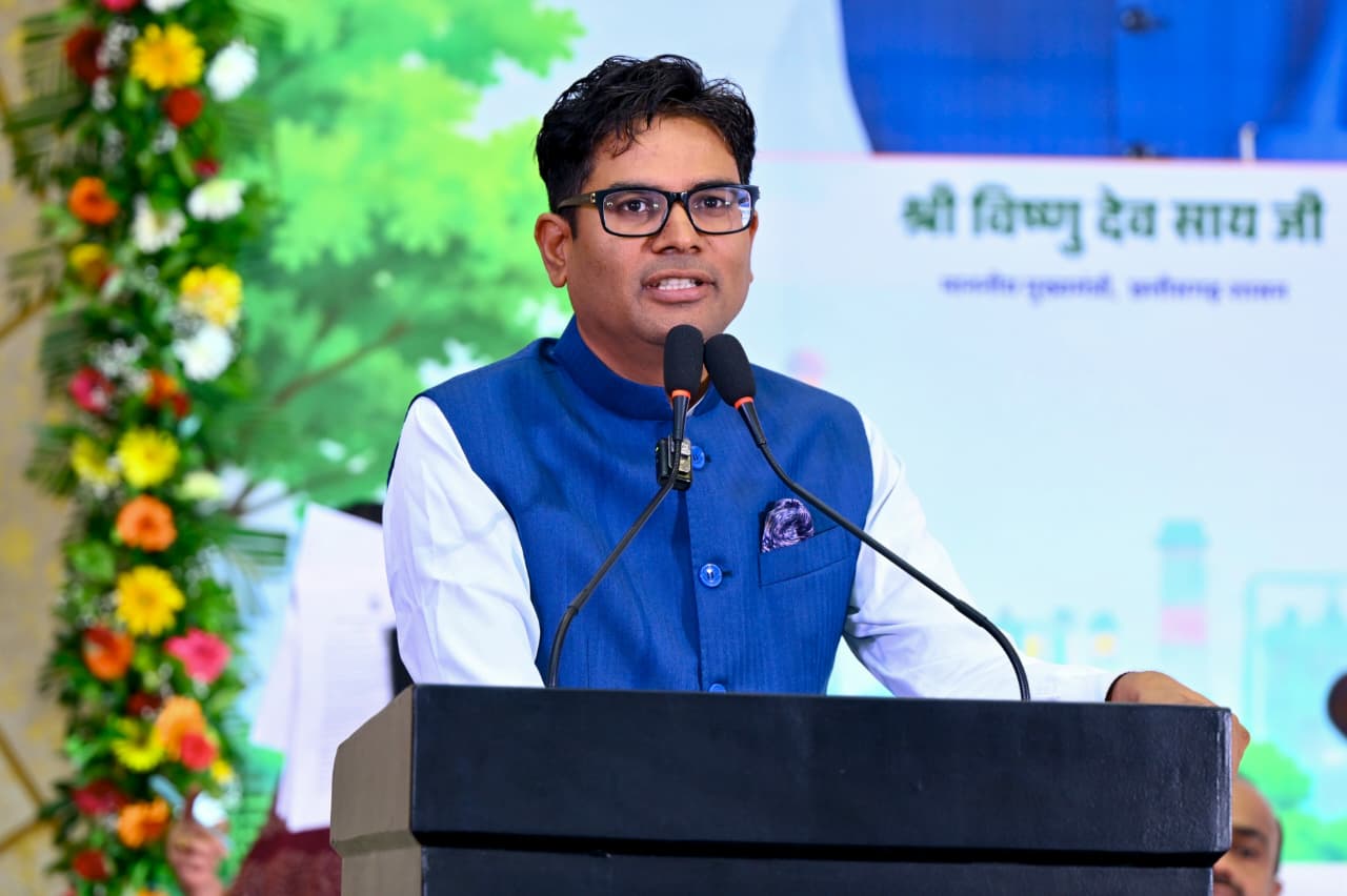 उद्योगों को O.P. चौधरी की दो टूक: 31 जुलाई तक पूरा करें पौधरोपण लक्ष्य, सिर्फ पेड़ लगाना नहीं उन्हें बचाना भी जरूरी