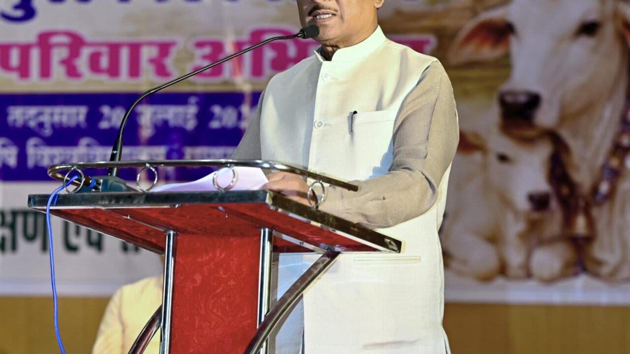 CM विष्णु देव साय ने शुरू किया ‘मेरा परिवार गौव्रति परिवार’ अभियान: बोले—हर घर जुड़ेगा तो गौ संरक्षण जनआंदोलन बन जाएगा
