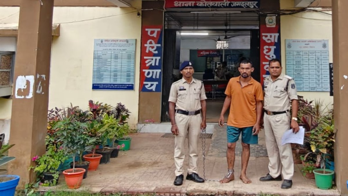 जेल से दो-दो बार फरार हुआ शातिर अपराधी फिर गिरफ्तार: 4 महीने बाद नारायणपुर में पुलिस के हत्थे चढ़ा महेंद्र दीवान