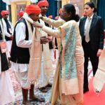 राष्ट्रपति भवन में गूंजी बस्तर की संस्कृति: मांझी-चालकी और बस्तर पंडुम विजेताओं ने द्रौपदी मुर्मु से की मुलाकात, परंपराओं का कराया परिचय