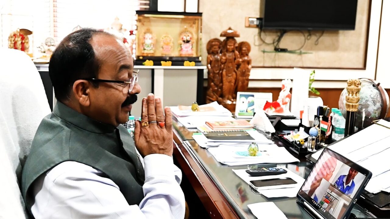 वीडियो कॉल पर डिप्टी CM अरुण साव बोले—पूरा छत्तीसगढ़ आपके साथ: मधु सिदार और गीता यादव जूनियर एशिया कप में खेलेंगी
