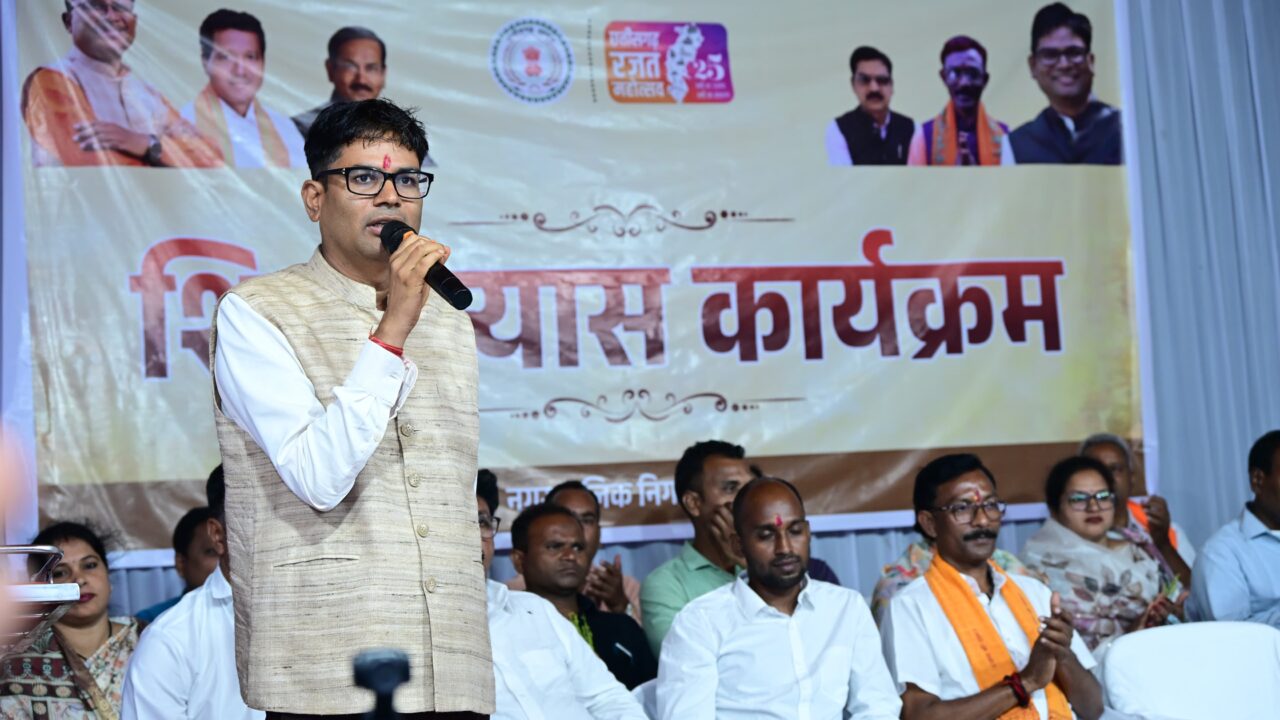 रायगढ़ में विकास की रफ्तार तेज: OP Chaudhary ने 33 लाख के कामों का भूमिपूजन किया, 10 ऑक्सीजोन और 600 करोड़ की रिंग रोड पर बड़ा ऐलान
