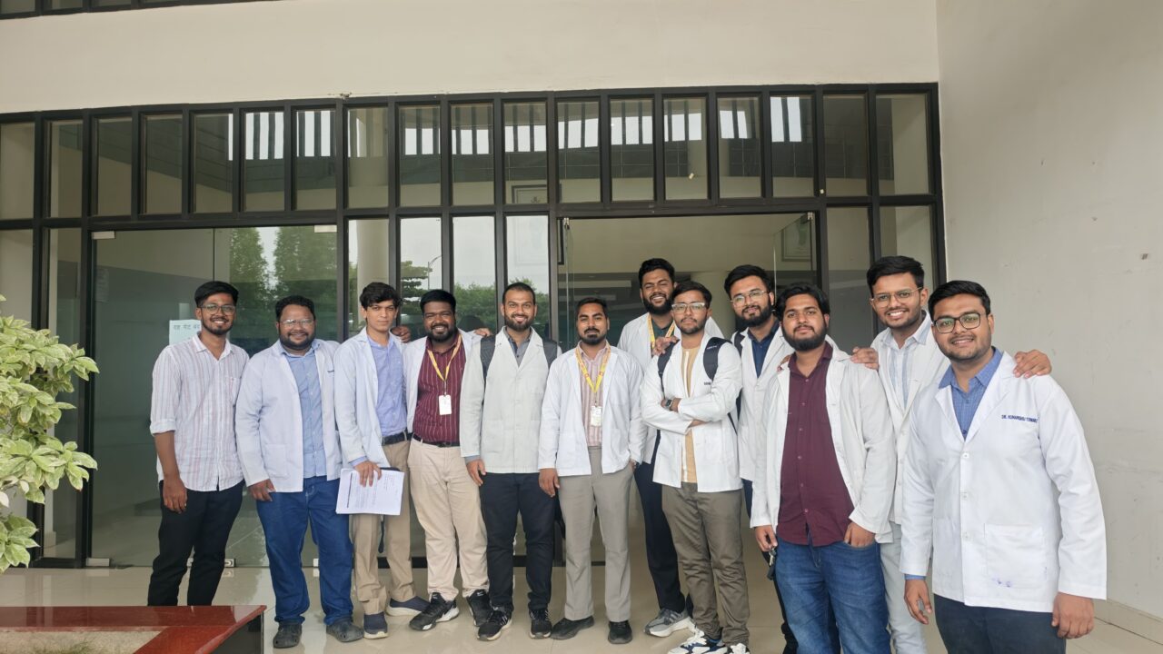 इंटर्न्स की स्टाइपेंड बढ़ाने की मांग पर सरकार का आश्वासन, मेडिकल कॉलेजों में हॉस्टल निर्माण को भी मिली मंजूरी