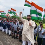 प्रबल प्रताप जूदेव के नेतृत्व में गूंजा राष्ट्रभक्ति का संदेश: जनजातीय बच्चों ने निकाली तिरंगा यात्रा, जल-जंगल-जमीन बचाने का लिया प्रण
