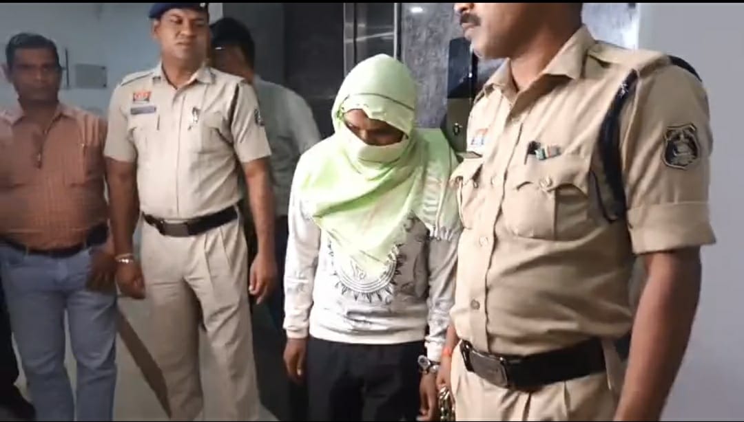रायपुर का वहशी गिरफ्तार : साइकिल वाला ‘शिकारी’ गिरफ्तार! अकेली महिलाओं का पीछा, एक की हत्या तो दूसरी पर हमला