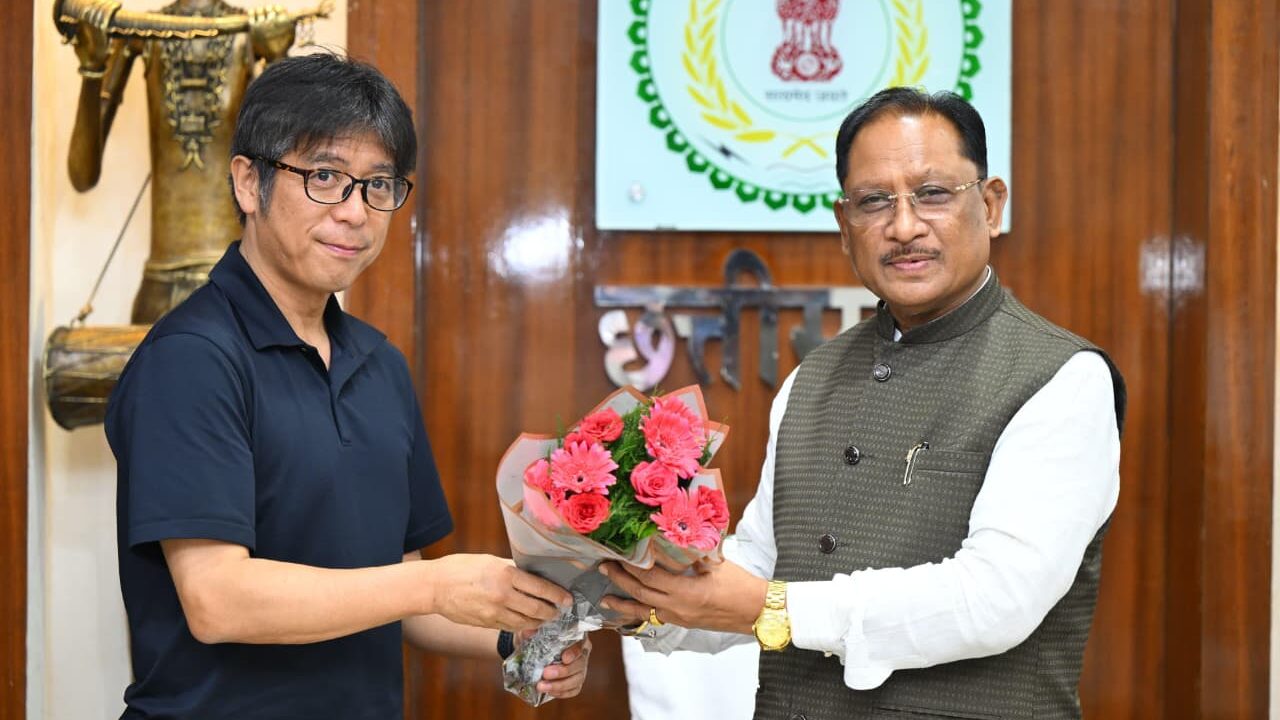 जापानी छात्रों से बोले CM साय- संस्कृति से तकनीक तक भारत-जापान की दोस्ती गहरी: एहिमे यूनिवर्सिटी के 17 विद्यार्थियों ने की मुलाकात