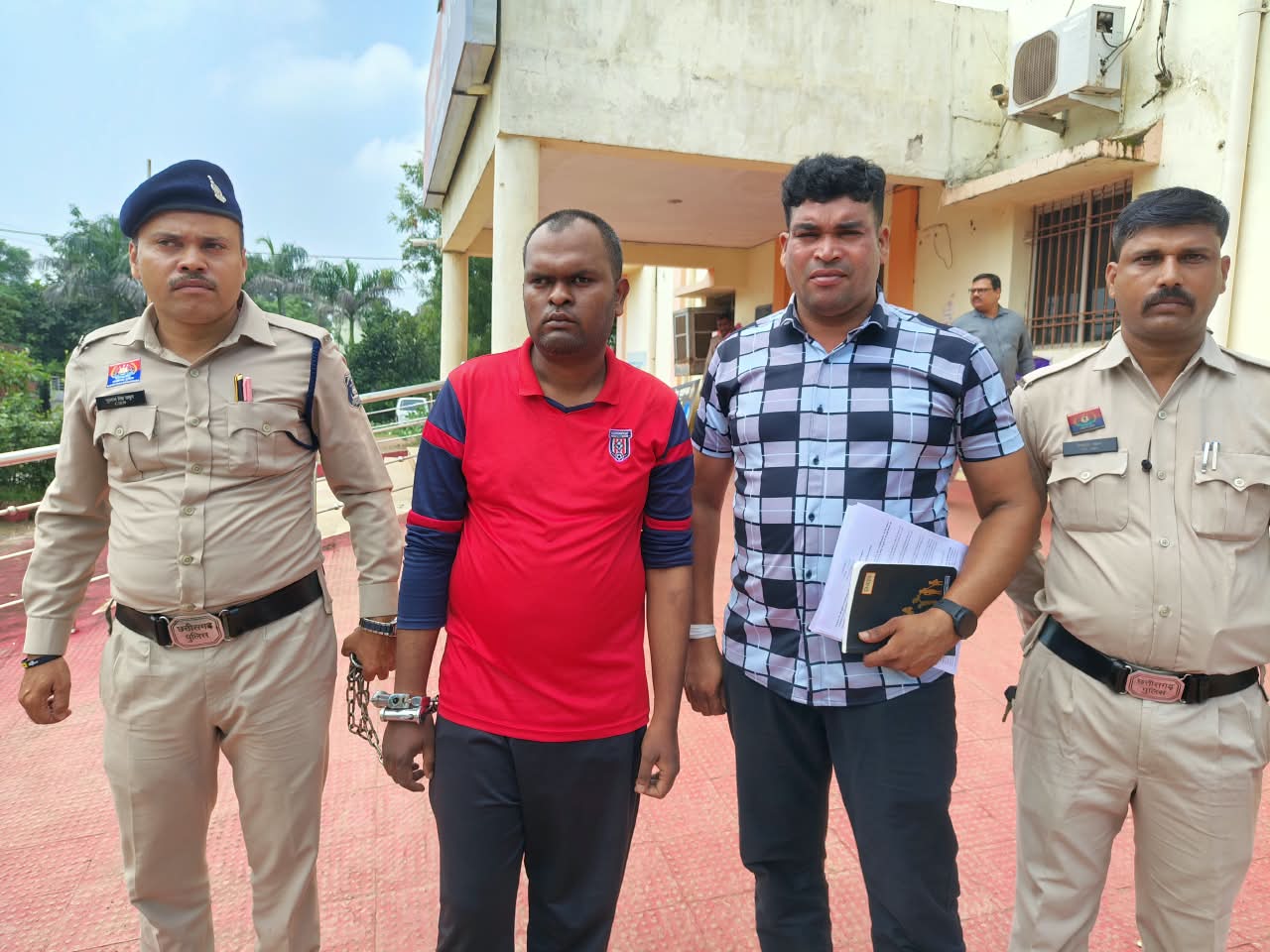 रायपुर में शिक्षक ने सहकर्मी की हत्या की: ₹30 लाख के लेन-देन का विवाद, सुनसान इलाके में हथौड़े से सिर और चेहरे पर किए वार