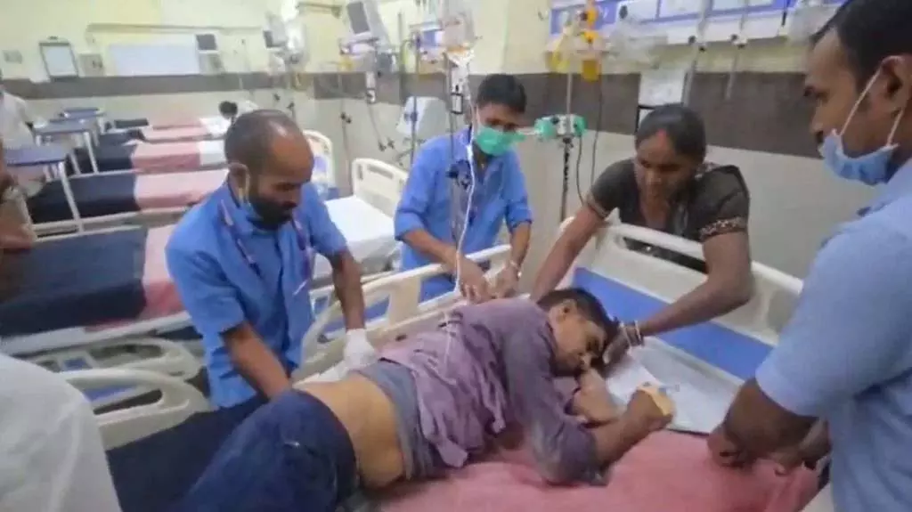 बिलासपुर में छज्जा तोड़ते समय बड़ा हादसा: ऊंचाई से गिरे 2 मजदूर, एक की मौत, दूसरे की हालत गंभीर