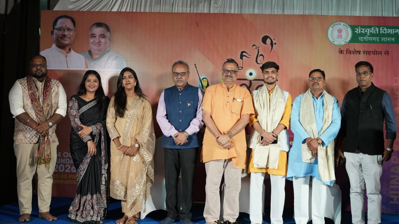 ‘रंग संगीत-चैप्टर 6’ में कलाकारों का जलवा: साहित्य से लोकसंगीत तक सजी महफिल, देर रात तक कला के रंग में रंगे श्रोता