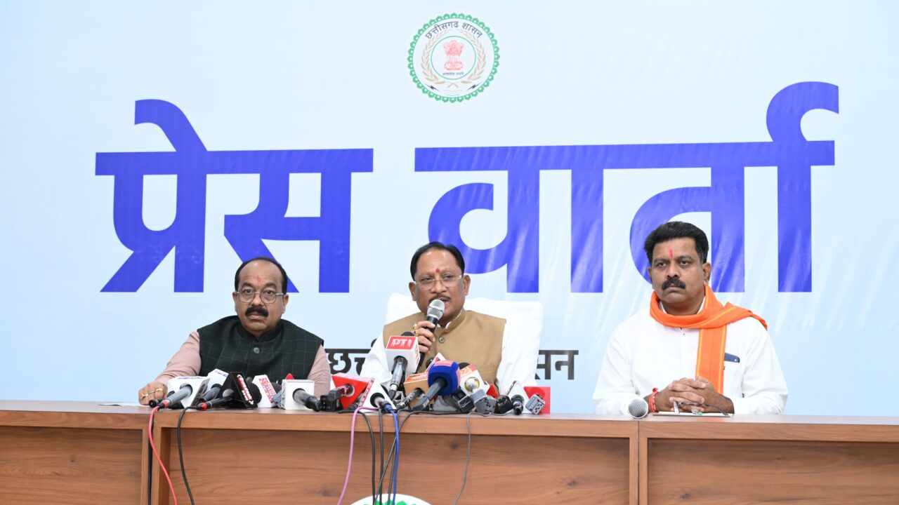 साय कैबिनेट ने मोदी के 25 वर्षों के नेतृत्व को बताया ऐतिहासिक : विकसित भारत 2047 में योगदान का संकल्प; पूर्व अग्निवीरों को भर्ती में मिलेगा 10% आरक्षण