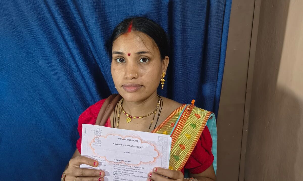CG में महिलाओं के नाम जमीन खरीदना हुआ सस्ता, रजिस्ट्री शुल्क में 50% छूट से ज्योति साहू के बचे 11,400 रुपए