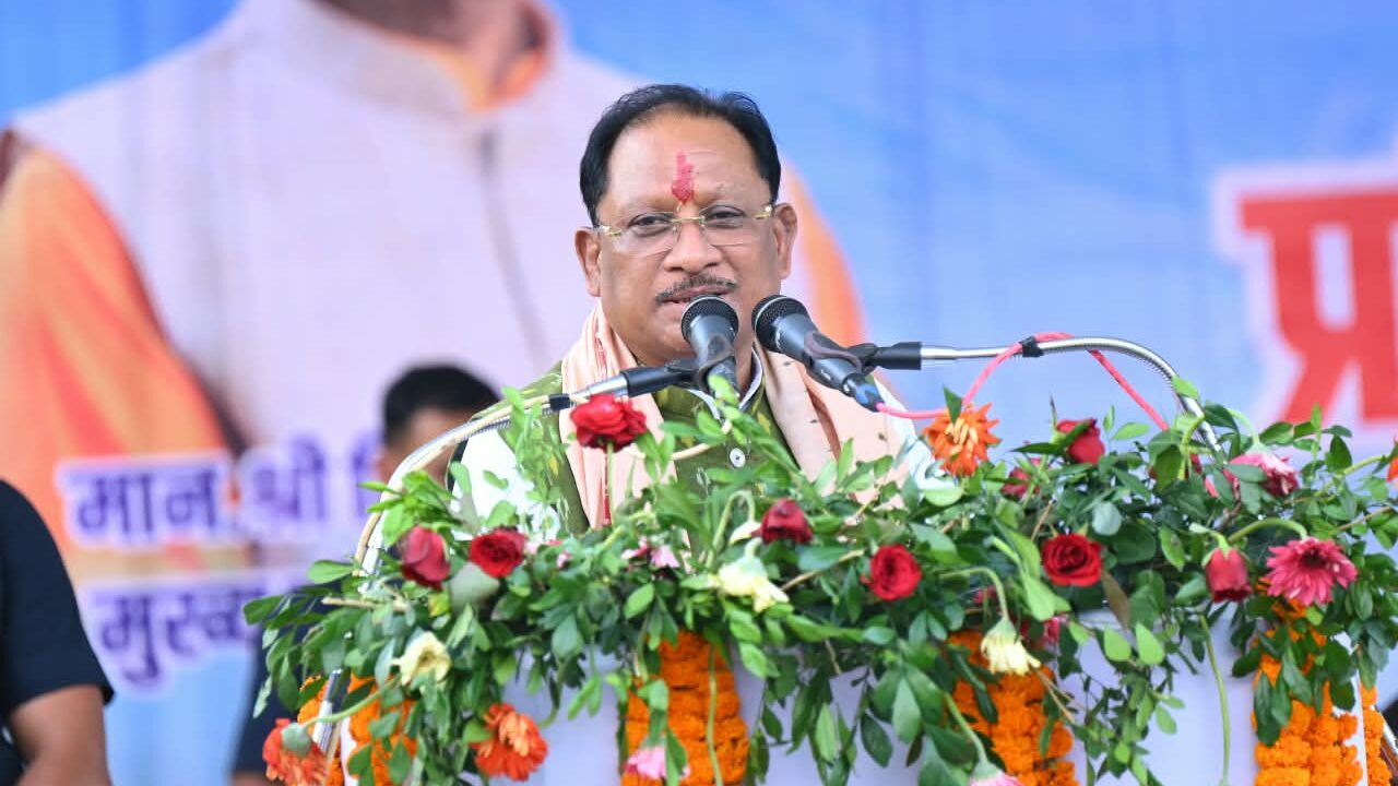 रायगढ़ में किसानों को बड़ी सौगात: केलो परियोजना से खेतों तक पहुंचेगा पानी, CM साय ने कोलता समाज के भवनों के लिए 80 लाख देने की घोषणा की